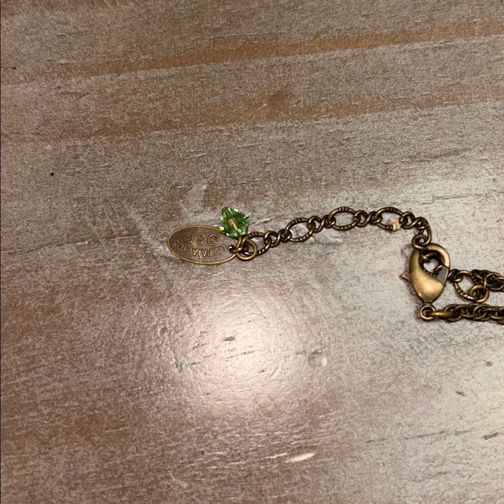 Elegant Turquoise Pendant Necklace with Gold Detailing - Picture 8 of 11